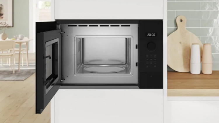 Встраиваемая микроволновая печь Bosch BFL524MB2 Serie 4, 20 л, 800 Вт, чёрная