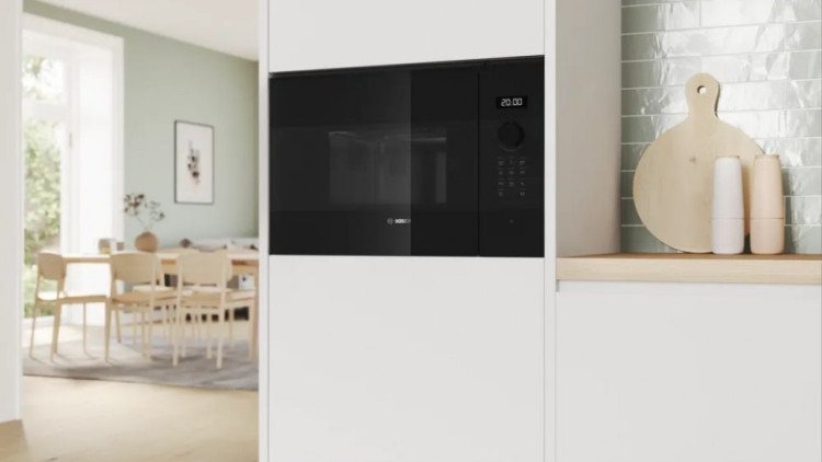 Встраиваемая микроволновая печь Bosch BFL524MB2 Serie 4, 20 л, 800 Вт, чёрная