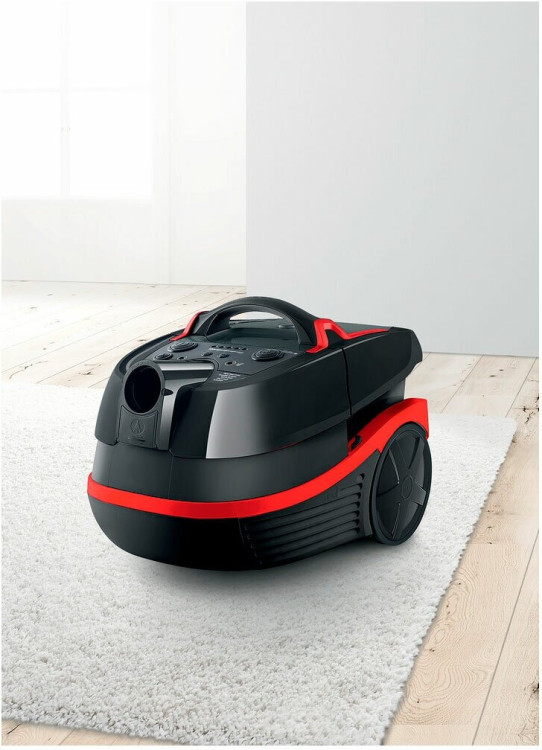 Пылесос моющий Bosch BWD421POW черный/красный, 2100 Вт, уборка сухая/влажная, пылесборник контейнер 2,5 л