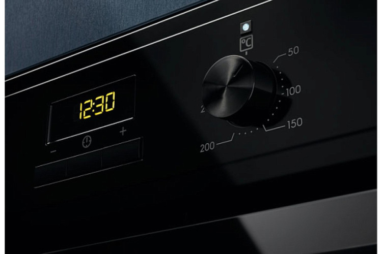 Встраиваемый электрический духовой шкаф Electrolux EOF3H40BK, 65 л, 250 °C, конвекция, гриль, разморозка, класс A